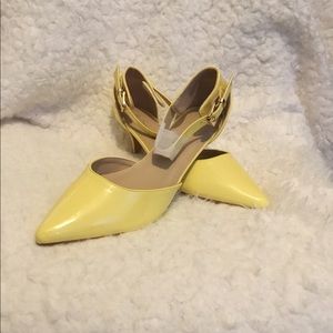 Yellow small heels. New